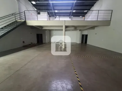 Galpão/Depósito/Armazém para alugar, 284m² no Segismundo Pereira, Uberlândia