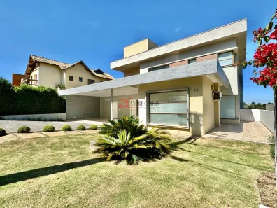 Casa de Condomínio com 3 Quartos à venda, 307m² no Aldeia da Fazendinha, Carapicuíba