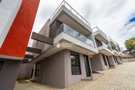 Sobrado com 3 Quartos à venda, 153m² no Pilarzinho, Curitiba