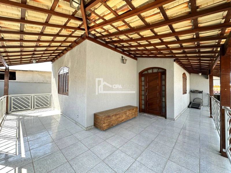 Casa com 9 quartos — Floramar, Belo Horizonte