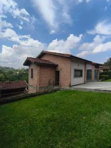 Casa com 4 Quartos para alugar, 250m² no Vila Santo Antônio, Cotia