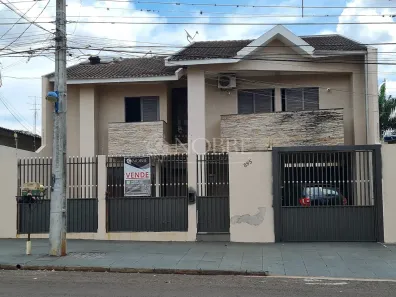Sobrado com 8 Quartos à venda, 462m² no Vila Morangueira, Maringá