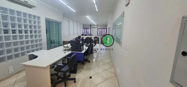 Prédio Comercial para alugar, 230m² no Vila Azevedo, São Paulo