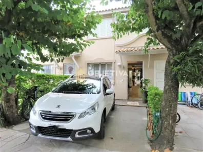 Casa com 2 Quartos à venda, 77m² no Humaitá, Porto Alegre