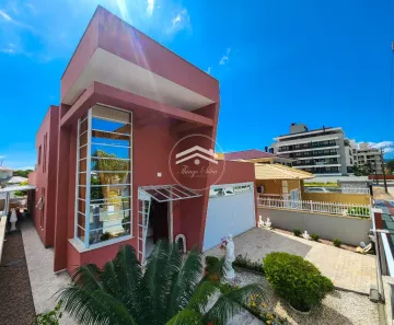 Sobrado com 3 Quartos à venda, 257m² no Praia de Fora, Palhoça