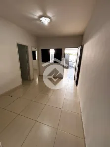 Casa com 3 Quartos para alugar, 95m² no Santa Mônica, Uberlândia