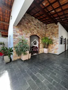 Casa com 4 Quartos à venda, 240m² no Cândida Câmara, Montes Claros