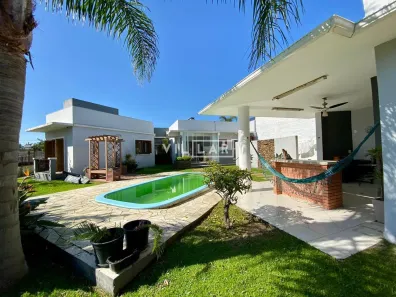 Casa com 3 Quartos à venda, 205m² no Laranjal, Pelotas