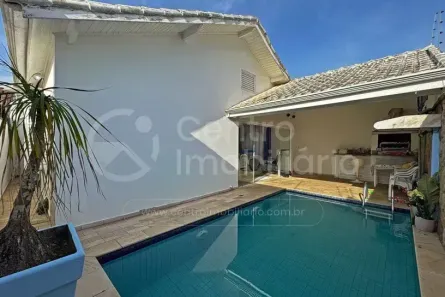 Casa com 4 Quartos à venda, 158m² no Jardim Tres Marias, Peruíbe
