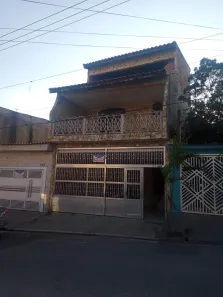 Sobrado com 3 Quartos à venda, 330m² no Jardim Luciana, Itaquaquecetuba