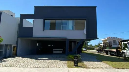 Casa com 4 Quartos à venda, 260m² no Santa Regina, Camboriú