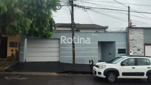 Casa com 4 Quartos para alugar, 200m² no Pampulha, Uberlândia