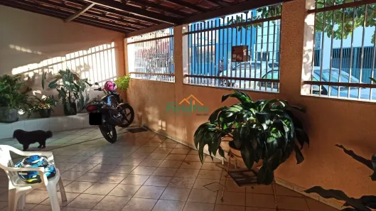 Casa com 4 Quartos à venda, 222m² no Parque Residencial Laranjeiras, Serra