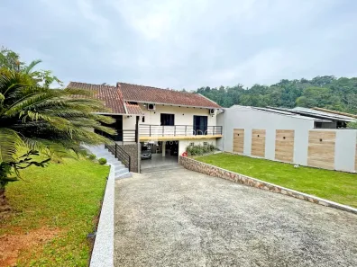 Casa com 3 Quartos à venda, 220m² no Velha, Blumenau