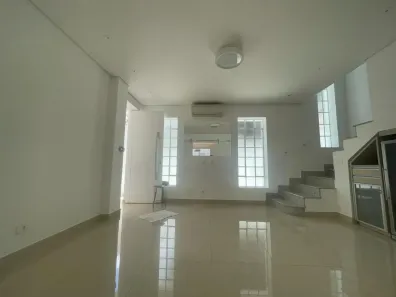 Casa com 2 Quartos para alugar, 180m² no Jardim Paulista, São Paulo