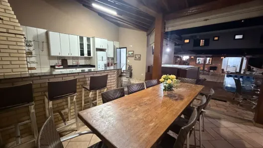Casa com 5 Quartos à venda, 398m² no Vila Marumby, Maringá