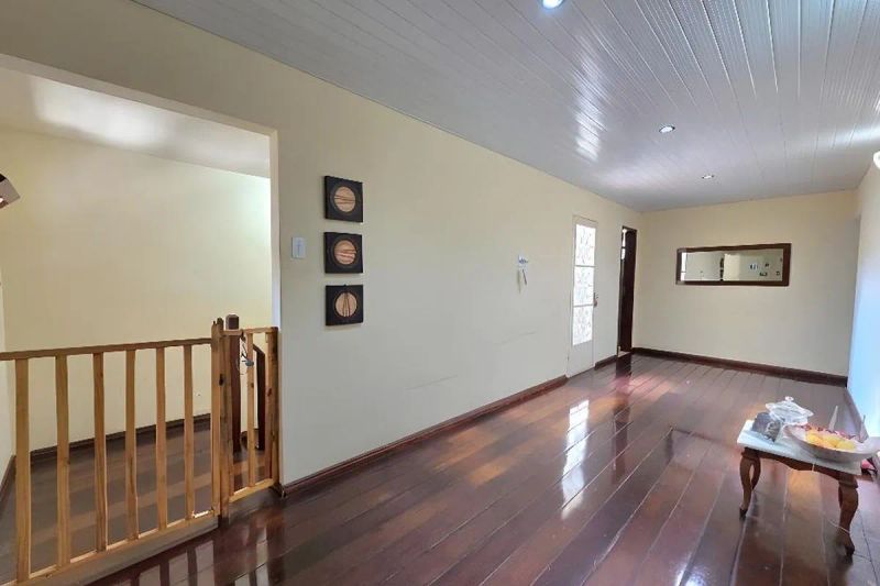 Casa com 9 quartos — Dom Cabral, Belo Horizonte