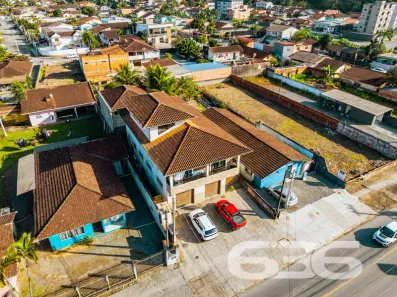 Sobrado com 5 Quartos à venda, 407m² no Itaum, Joinville