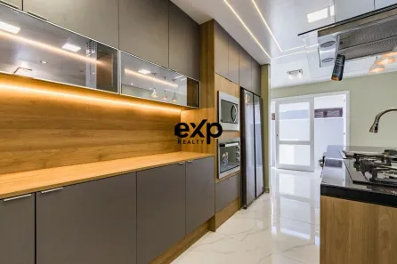 Casa com 3 Quartos à venda, 224m² no Jardim Lindóia, Porto Alegre
