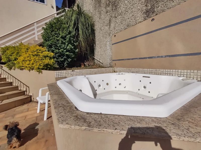 Casa com 4 quartos — Alto Caiçaras, Belo Horizonte
