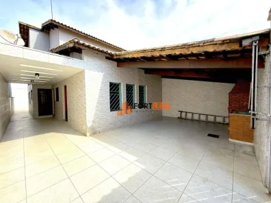 Casa com 3 Quartos à venda, 180m² no Vila Carrão, São Paulo