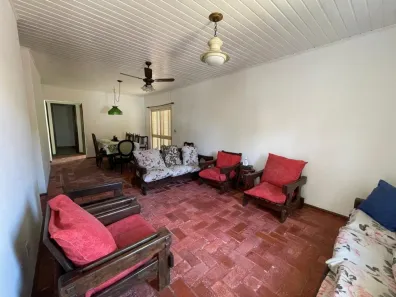 Casa com 3 Quartos à venda, 143m² no Santa Maria Goretti, Porto Alegre