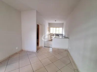 Casa com 3 Quartos para alugar, 77m² no Aclimação, Uberlândia