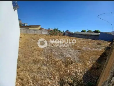 Lote/Terreno à venda, 900m² no Presidente Roosevelt, Uberlândia