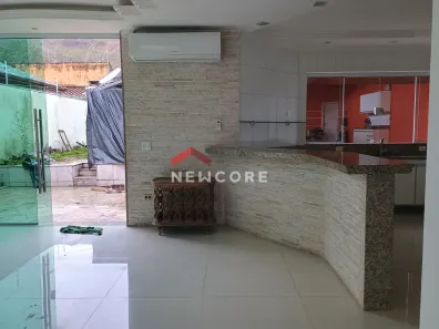 Casa com 2 Quartos à venda, 200m² no Vila Atlântica, Caraguatatuba
