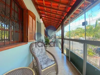 Sobrado com 4 Quartos à venda, 280m² no Vale das Amendoeiras, Contagem