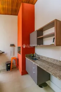 Apartamento com 2 Quartos para alugar, 75m² no Três Figueiras, Porto Alegre