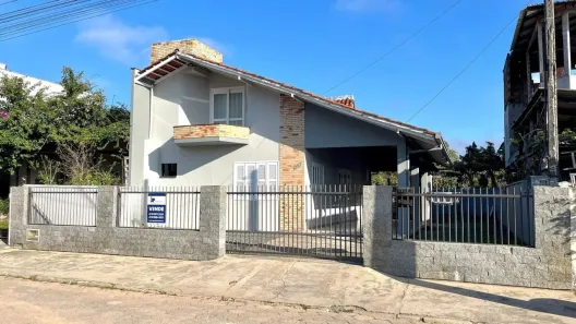 Sobrado com 5 Quartos à venda, 205m² no Praia da Enseada, São Francisco do Sul