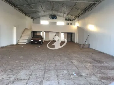 Galpão/Depósito/Armazém para alugar, 350m² no Bom Jesus, Uberlândia