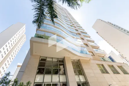 Apartamento com 4 Quartos para alugar, 241m² no Água Verde, Curitiba