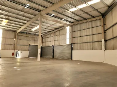 Galpão/Depósito/Armazém à venda, 1250m² no Potuverá, Itapecerica da Serra