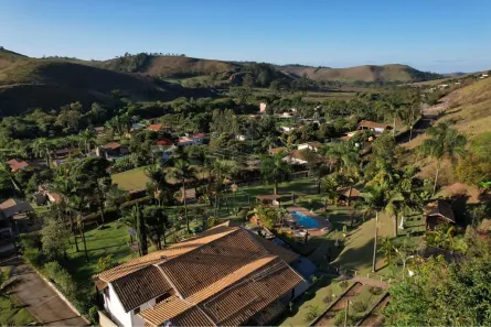 Casa de Condomínio com 4 Quartos à venda, 4000m² no Benfica, Juiz de Fora