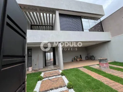 Casa com 3 Quartos à venda, 205m² no Novo Mundo, Uberlândia
