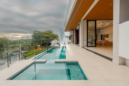 Casa com 4 Quartos para alugar, 393m² no Boa Vista, Joinville