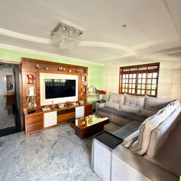 Casa com 5 quartos — São Francisco, Belo Horizonte