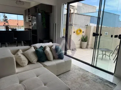 Apartamento com 2 Quartos para alugar, 70m² no Morro das Pedras, Florianópolis