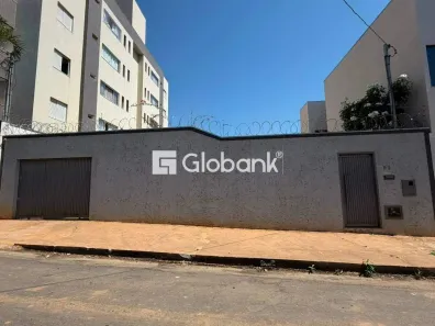 Imóvel Comercial para alugar, 120m² no Jardim Panorama, Montes Claros