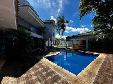 Casa com 5 Quartos à venda, 800m² no Mansões Aeroporto, Uberlândia
