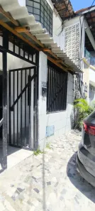 Casa com 1 Quarto para alugar, 80m² no Guararapes, Fortaleza
