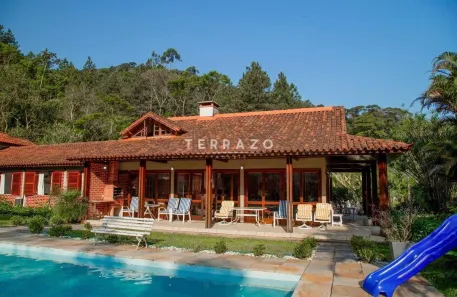 Casa de Condomínio com 4 Quartos para alugar, 500m² no Carlos Guinle, Teresópolis