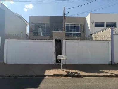 Apartamento com 2 Quartos para alugar, 120m² no Parque Moema, Franca