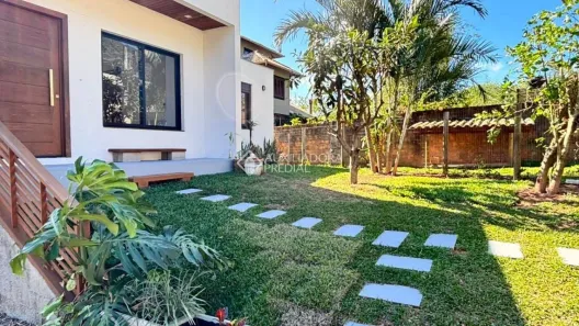 Casa com 3 Quartos à venda, 130m² no Pântano do Sul, Florianópolis