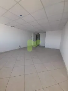Sala Comercial para alugar, 35m² no Imbetiba, Macaé