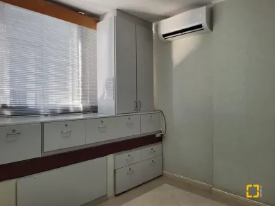 Sala Comercial à venda, 28m² no Centro, Florianópolis