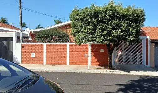 Casa com 3 Quartos à venda, 226m² no Parque Laranjeiras, Araraquara