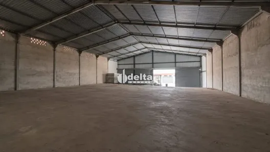 Ponto Comercial à venda, 800m² no Nossa Senhora das Graças, Uberlândia